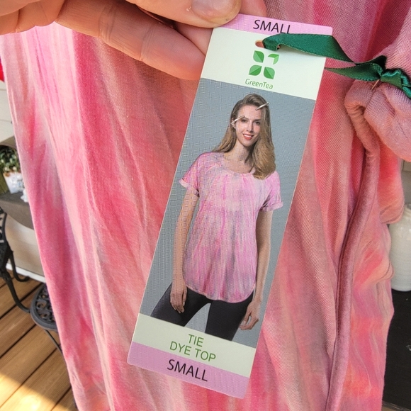 GREEN TEA ♡ NWT Gorgeous Pink Cuffed Short Sleeve Rounded Hem Tie Dye Tunic S - Picture 10 of 15